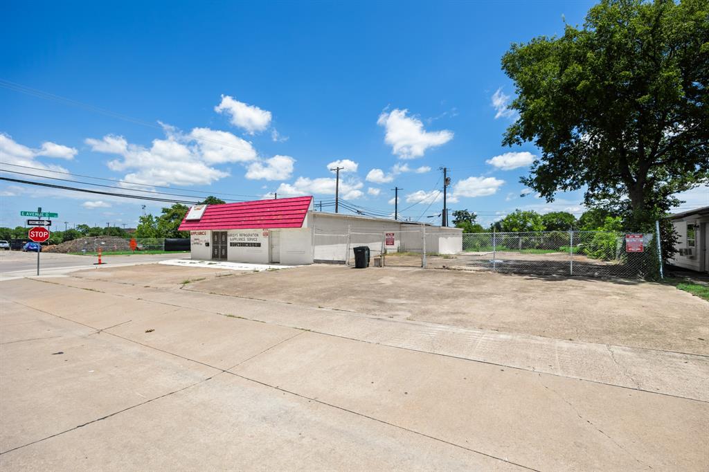 500 Ford Street Property Photo 6