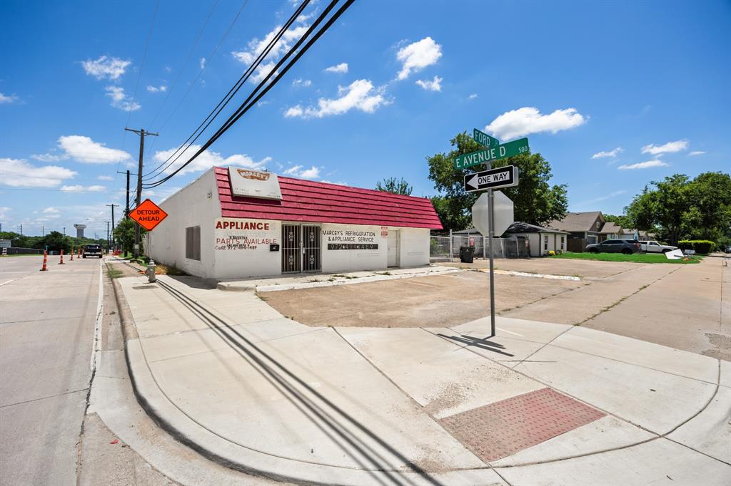 500 Ford Street Property Photo 8