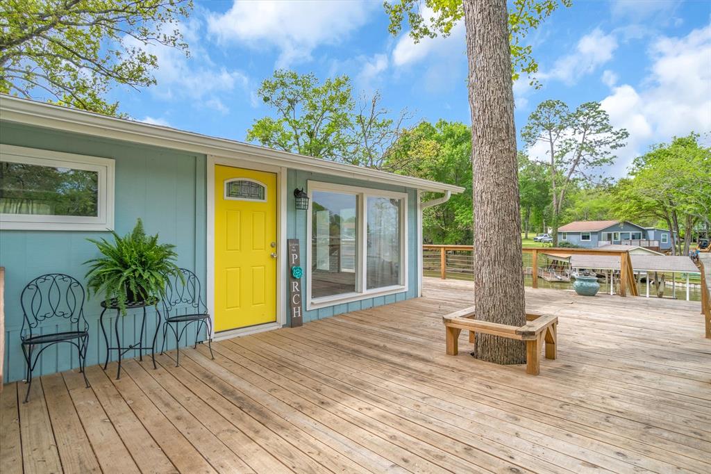 230 Shady Shores Drive Property Photo 1