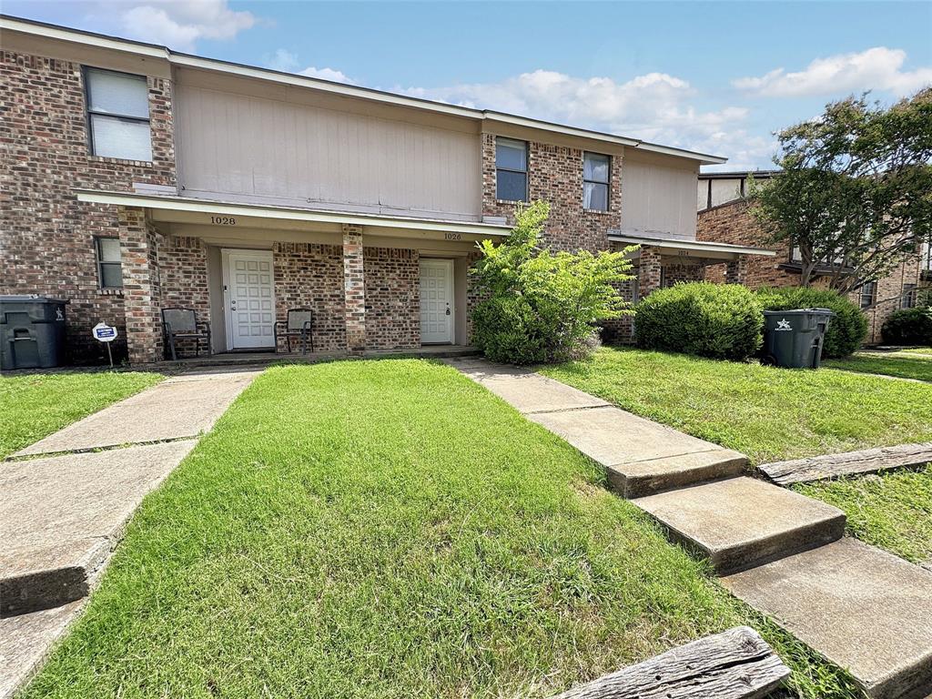 1024 Southmoor Drive 1026 Property Photo 1