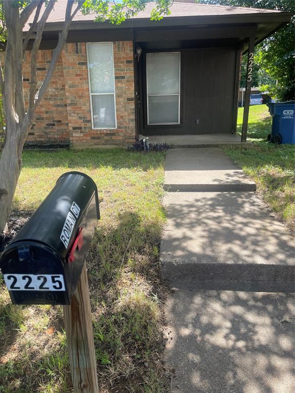 2225 Roman Court Property Photo 1