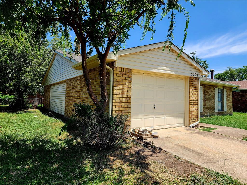 5221 Kisor Drive Property Photo 1