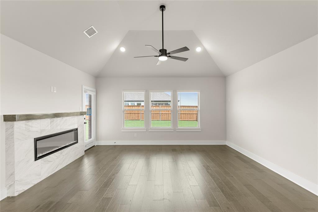 2374 Bell Way Property Photo 18