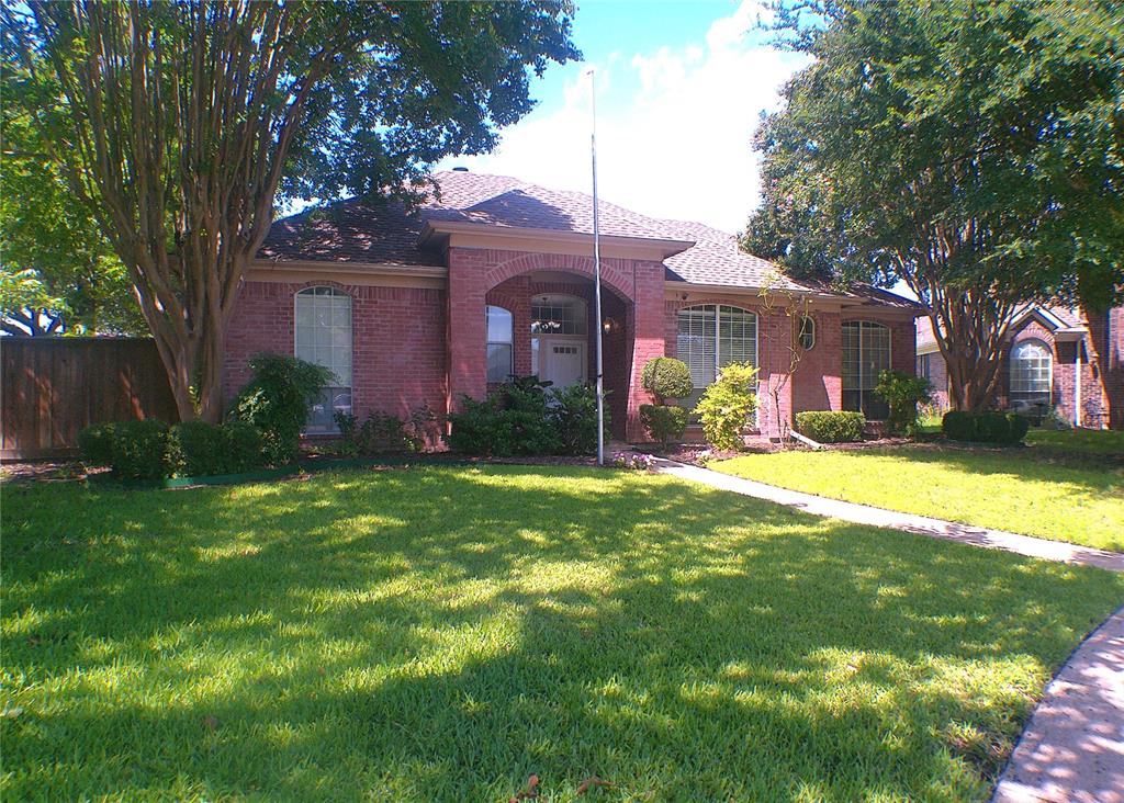 8102 Luna Drive Property Photo 1