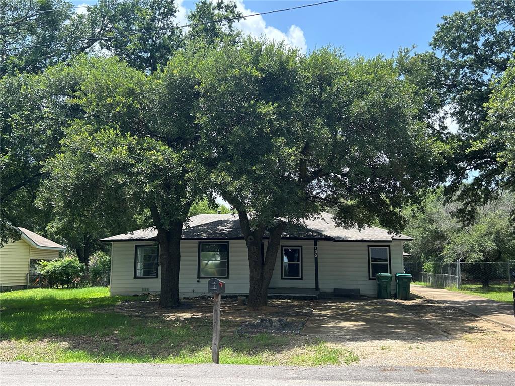 705 S Church Street Property Photo 1