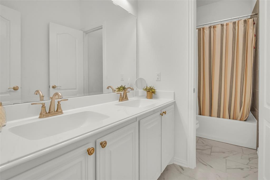 7432 Wispy Willow Lane Property Photo 28