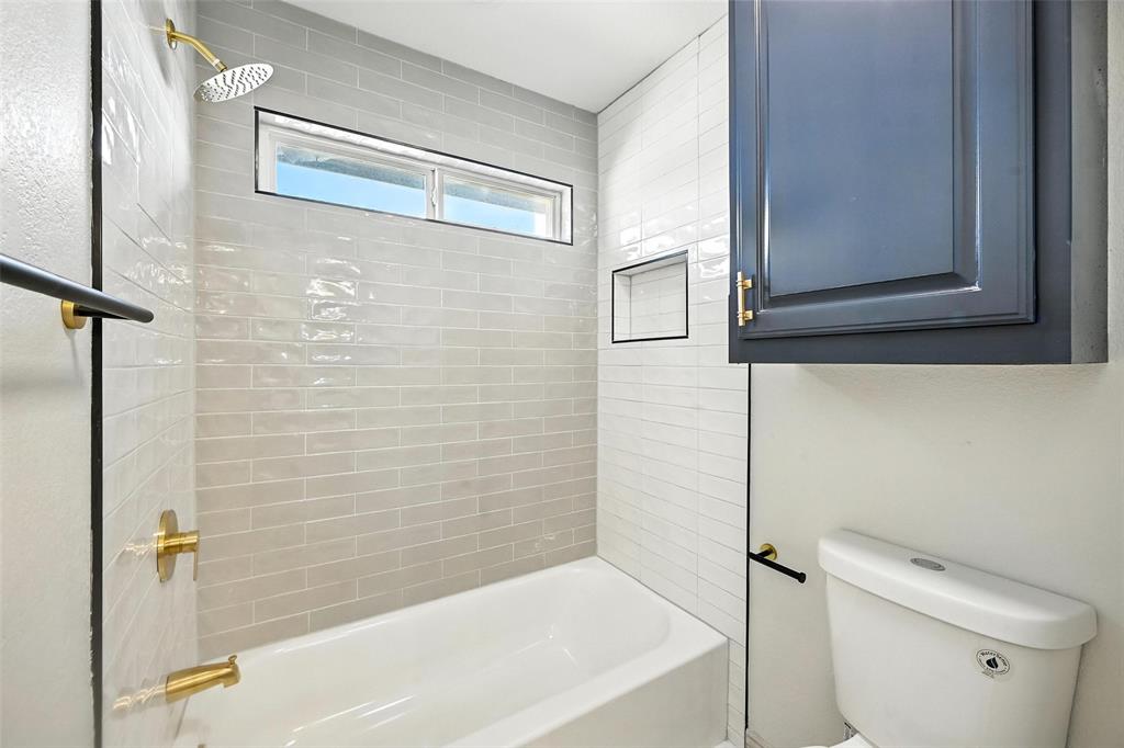 901 Bluebird Court Property Photo 25