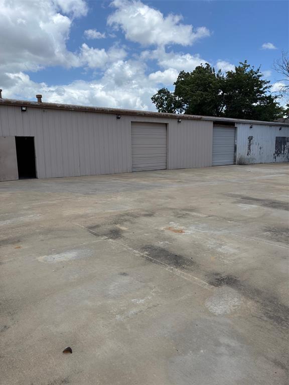 3306 Sylvan Avenue Property Photo 12
