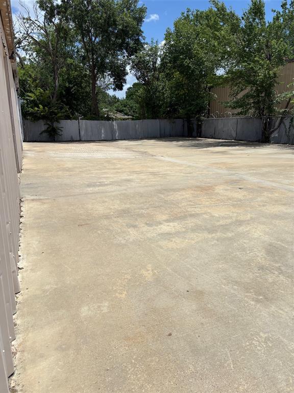 3306 Sylvan Avenue Property Photo 15