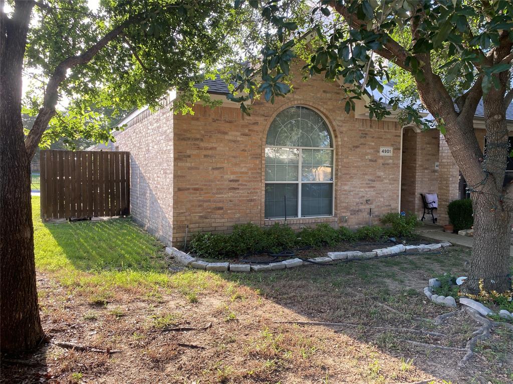 4901 Las Lomas Drive Property Photo 1