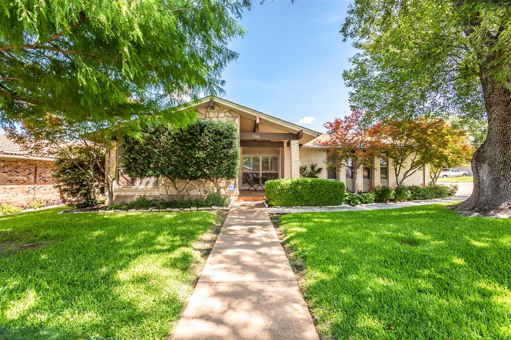 3501 Esplendor Avenue Property Photo 1
