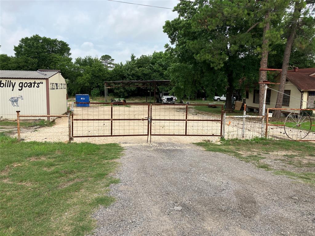 210 S Parkway Drive Property Photo 2