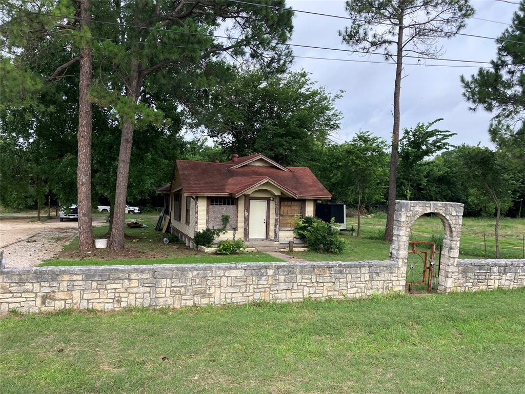 210 S Parkway Drive Property Photo 3
