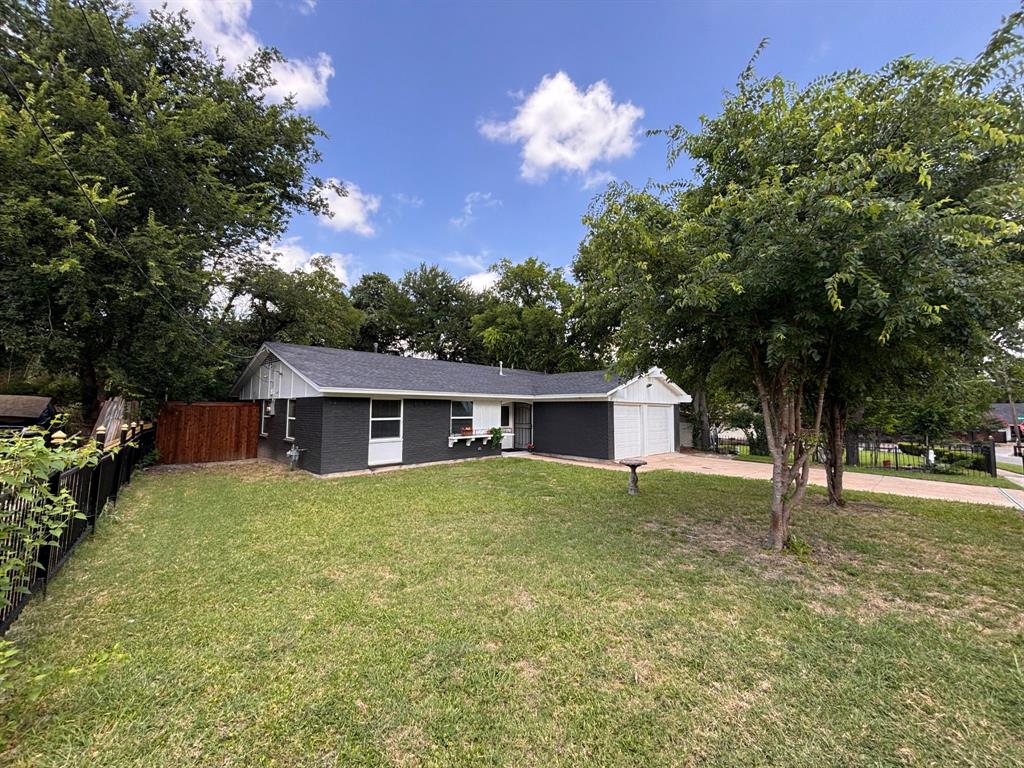 7711 Leigh Ann Drive Property Photo 1