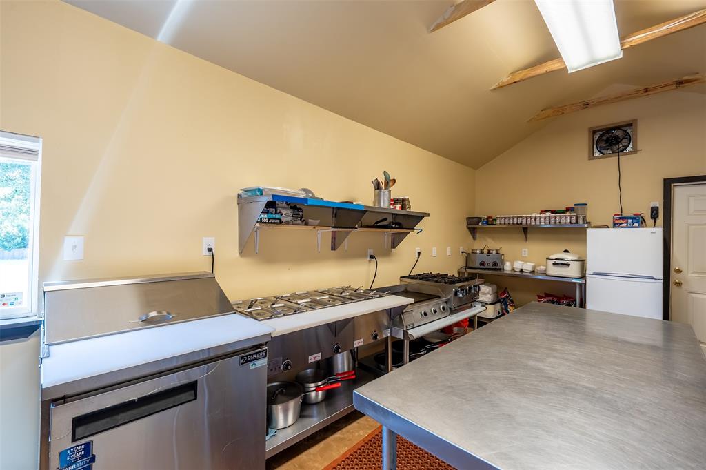 122 N Green Street Property Photo 7