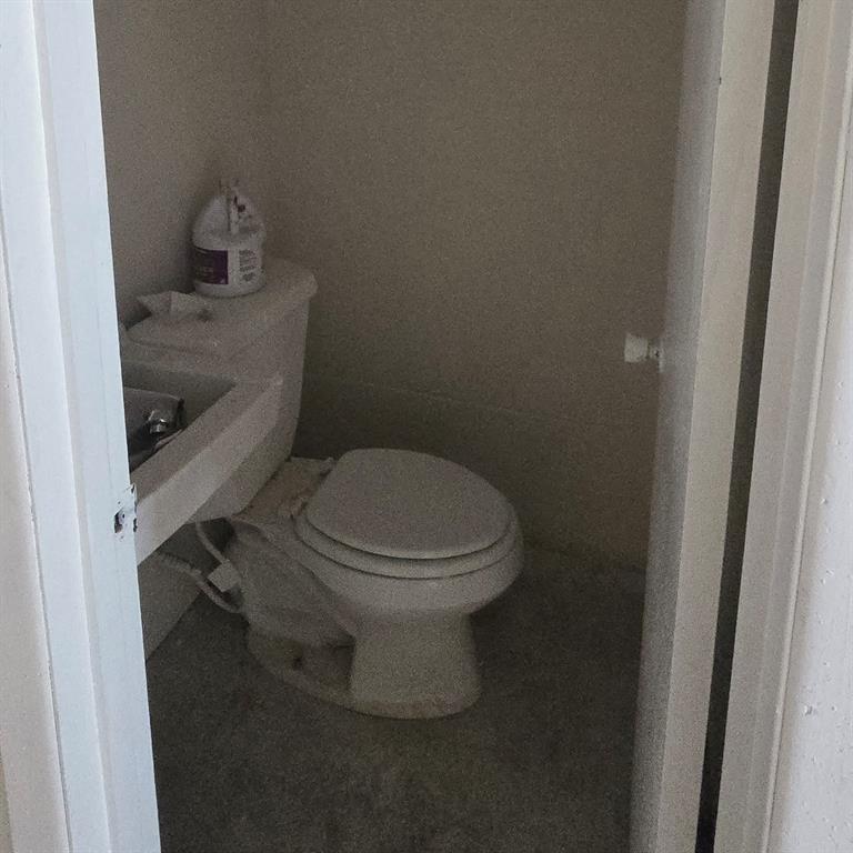 1325 S Riverside Drive Property Photo 16