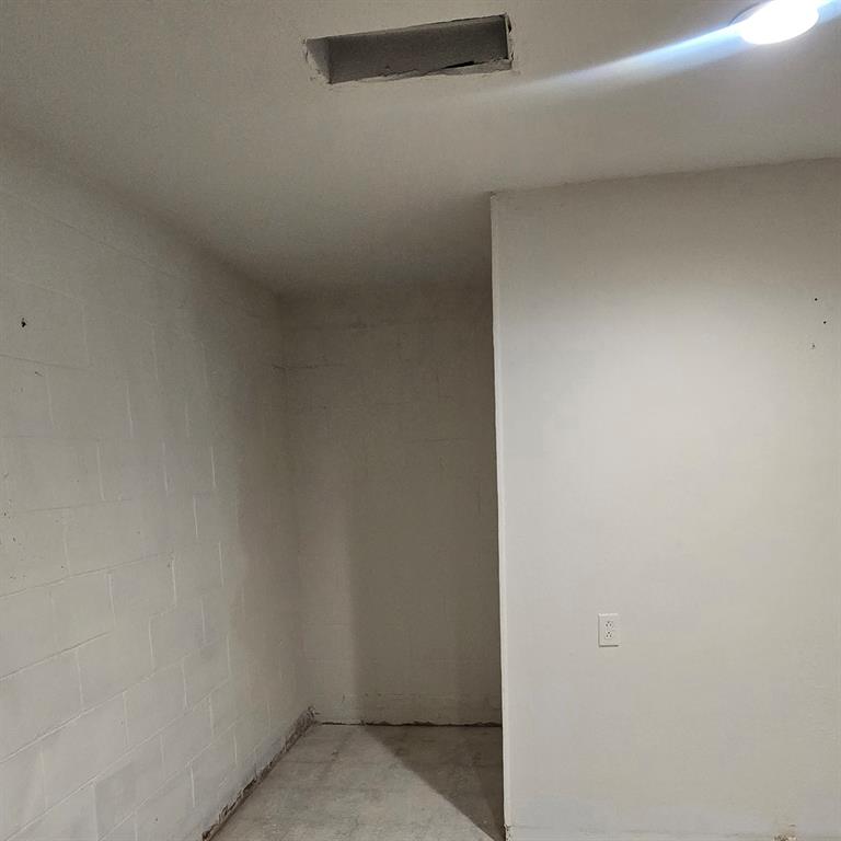 1325 S Riverside Drive Property Photo 21