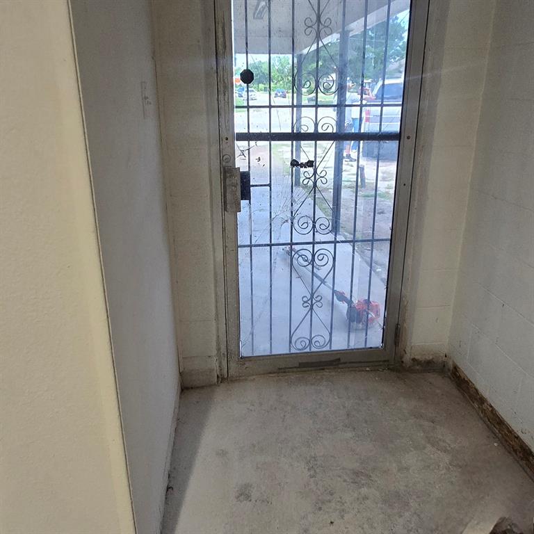 1325 S Riverside Drive Property Photo 26