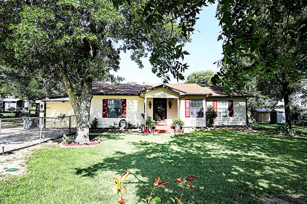 1561 Fm 1816 Property Photo 1