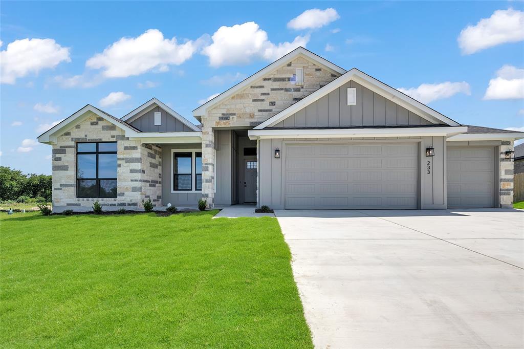 233 Lasso Loop Property Photo 1