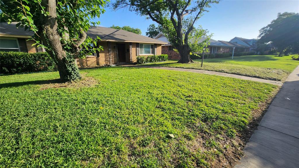 2442 Club Terrace Drive Property Photo 1