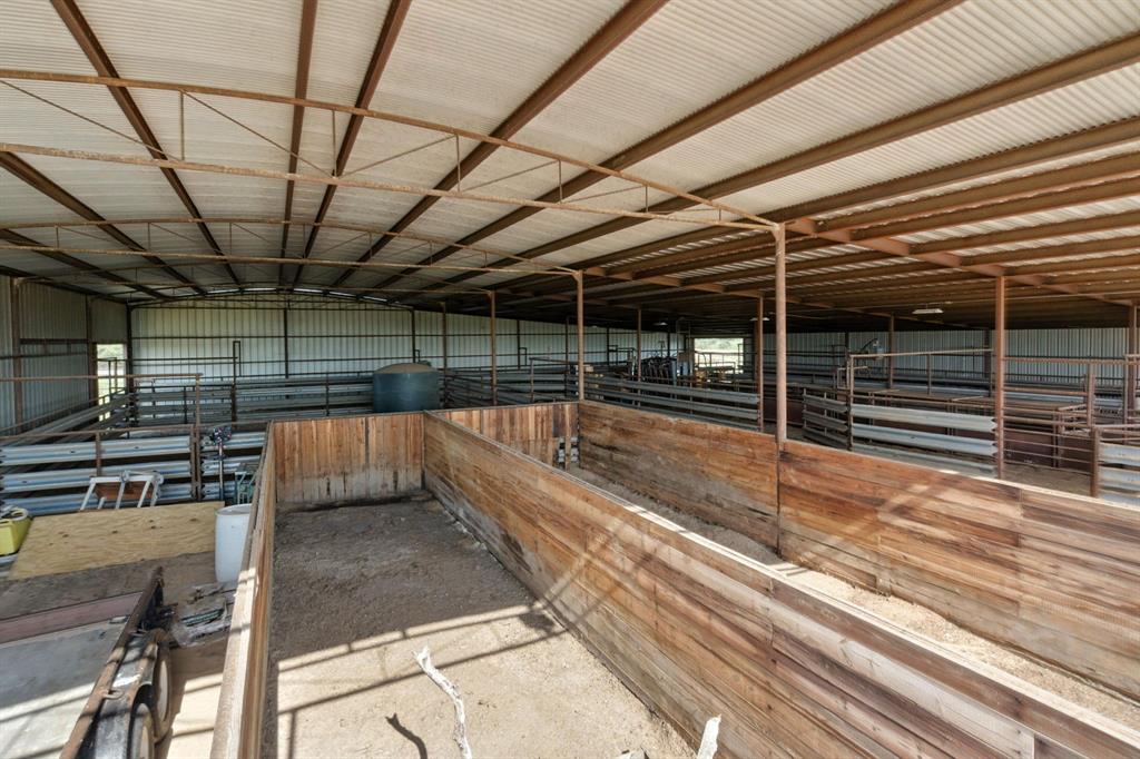 246 County Road 560 Property Photo 28