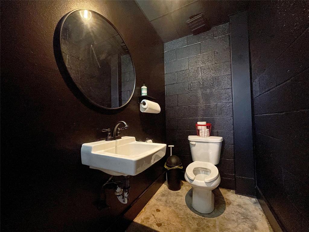 130 W Woodard Street Property Photo 14