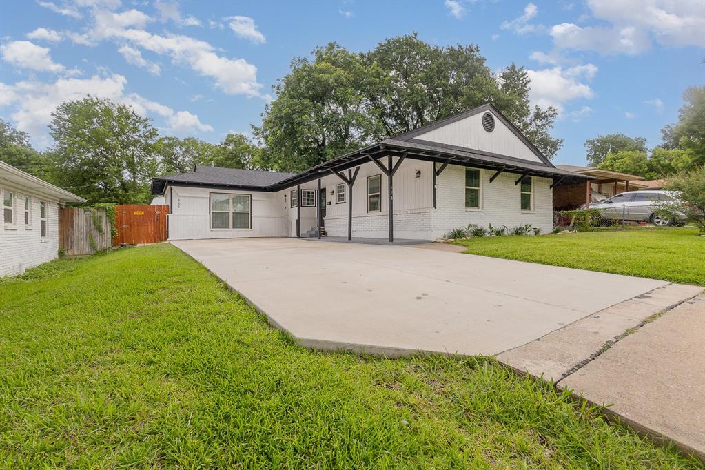 621 New Market Road Property Photo 1
