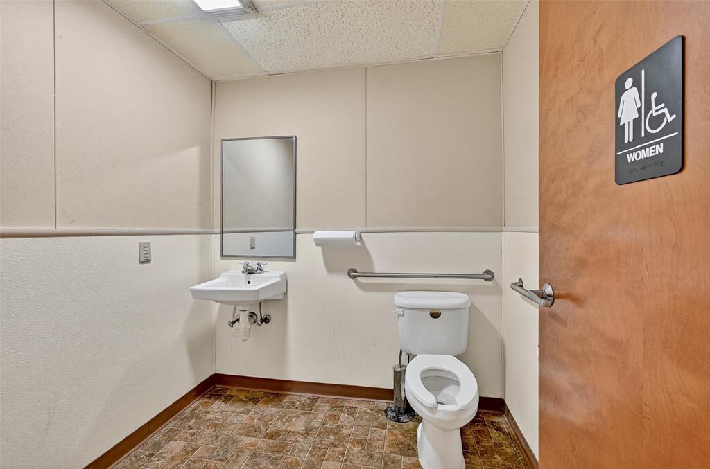5011 Texoma Parkway Property Photo 25