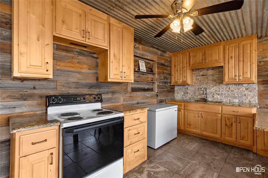894 W Moonshine Road Property Photo 14