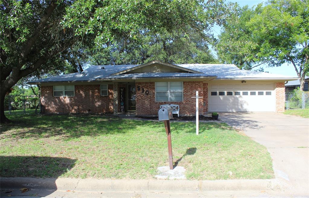 590 N Charlotte Avenue Property Photo 1