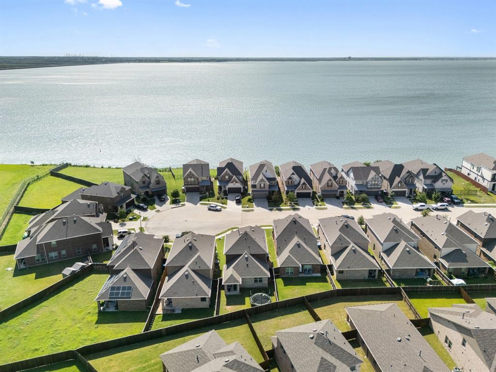 18137 Lakefront Court Property Photo 1