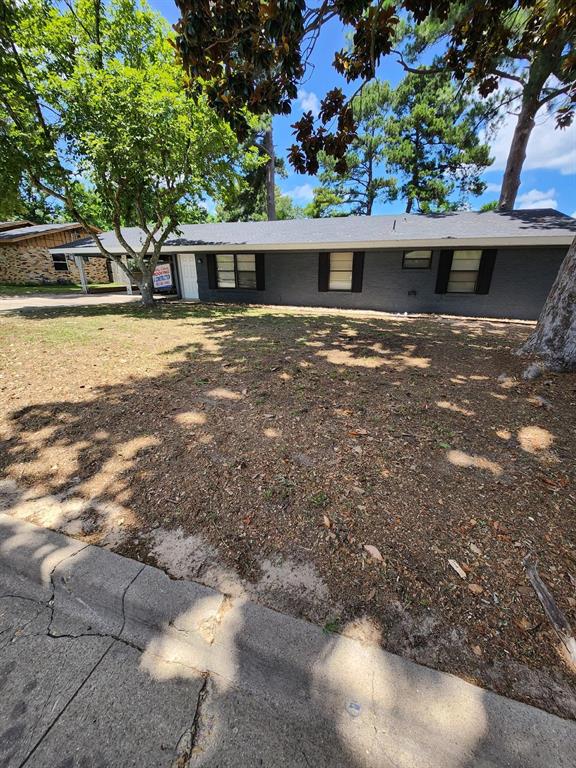 606 Colonial Drive Property Photo 1