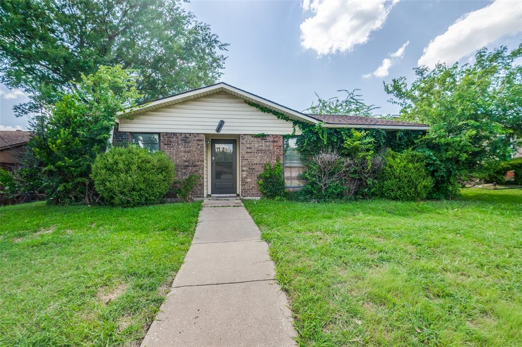 7426 Cloverglen Drive Property Photo 1