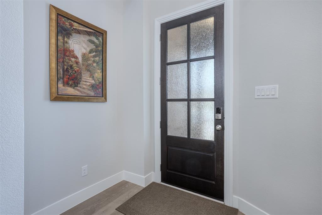 9404 Sunset Lane Property Photo 4