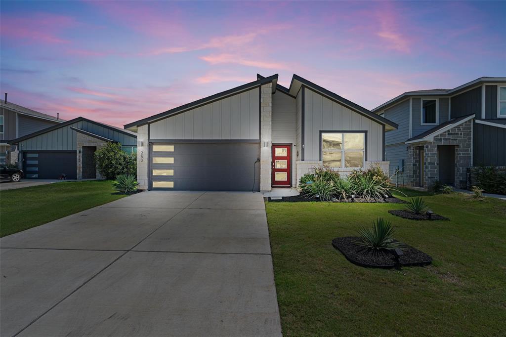 253 Centuryplant Road Property Photo 1