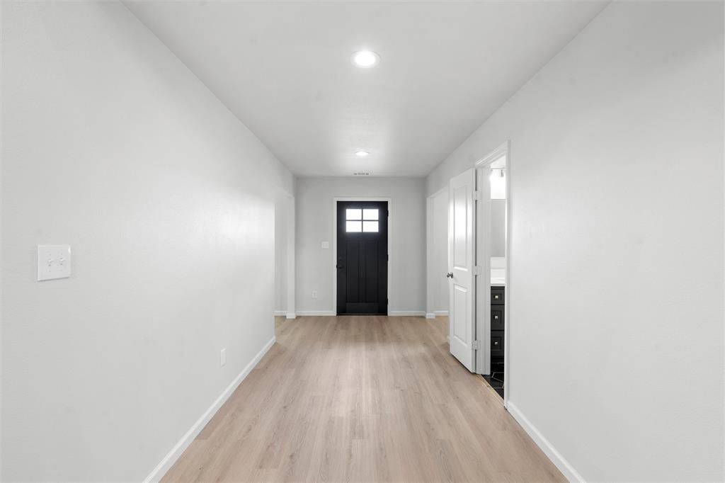 1721 Gurley Lane Property Photo 4
