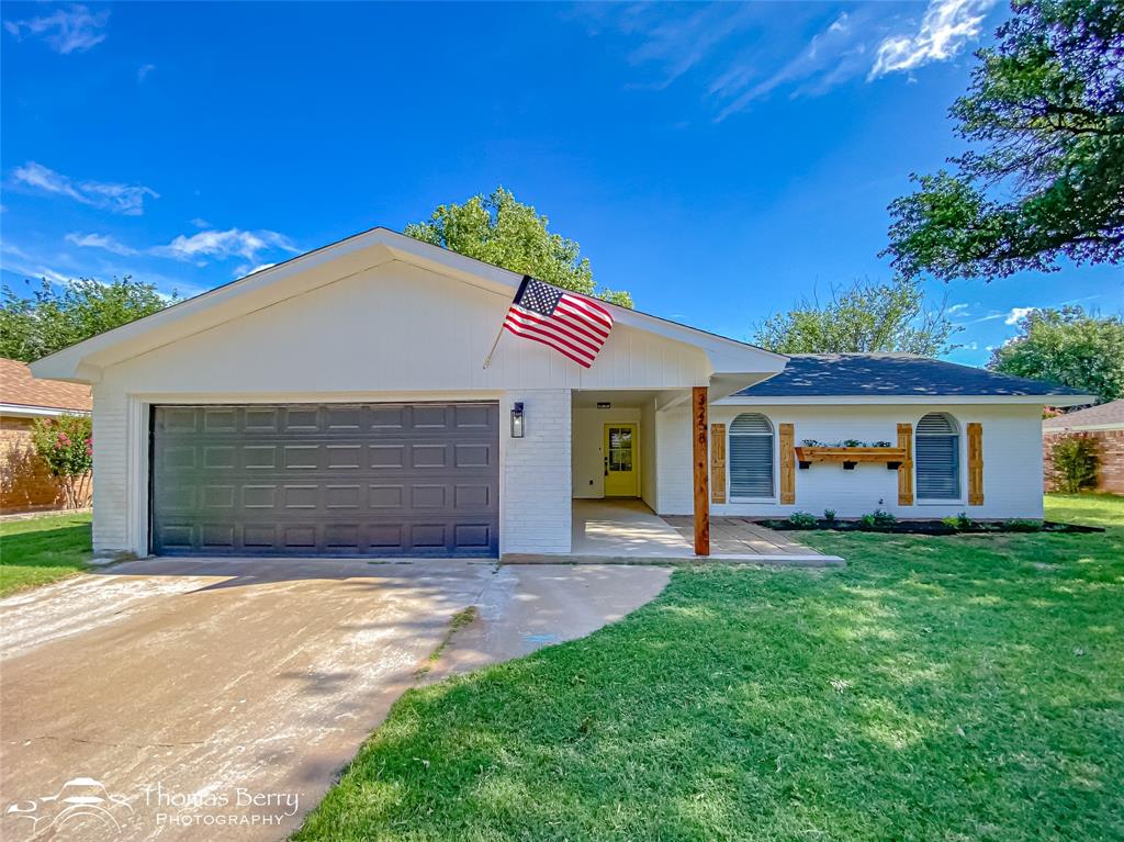 3258 Westchester Drive Property Photo 1