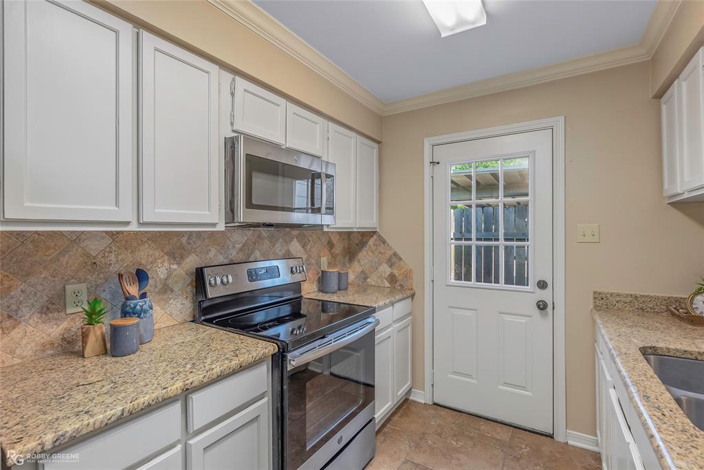 10302 Loma Vista Drive Property Photo 19