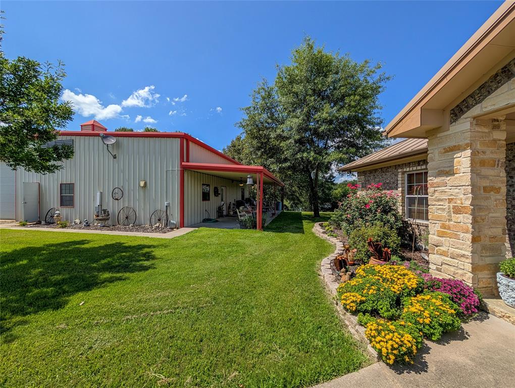 331 County Road 4847 Property Photo 4