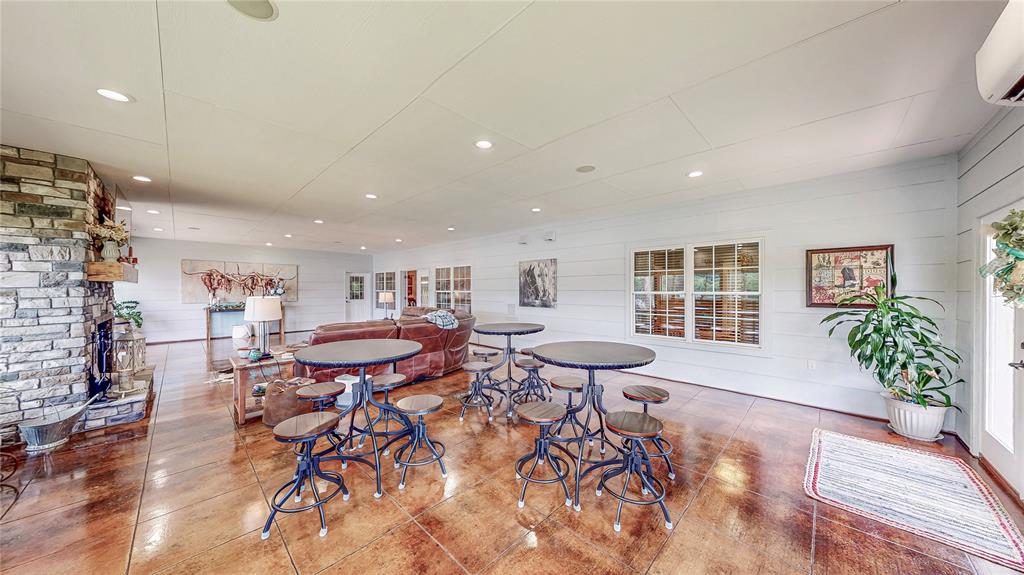 331 County Road 4847 Property Photo 8