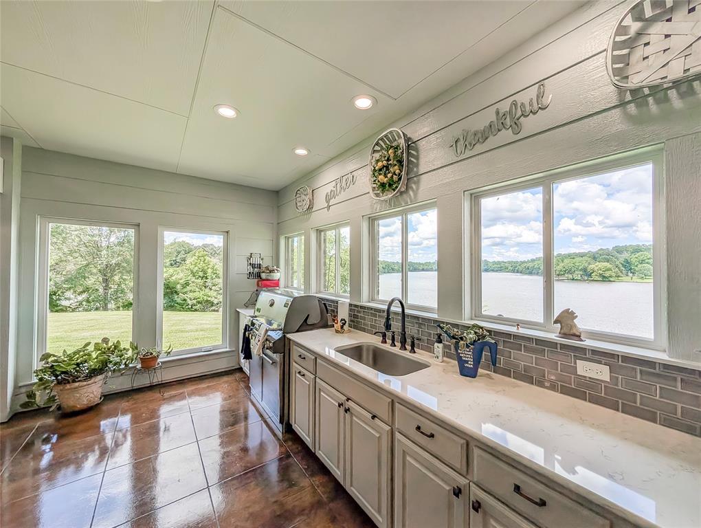 331 County Road 4847 Property Photo 11