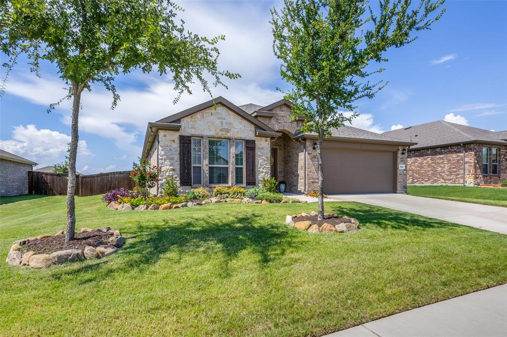 912 Crepe Myrtle Lane Property Photo 1