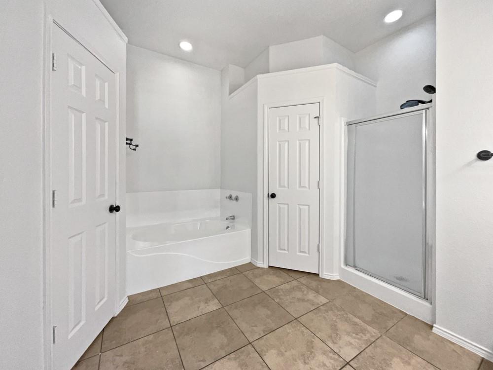 6020 Maple Leaf Drive Property Photo 7
