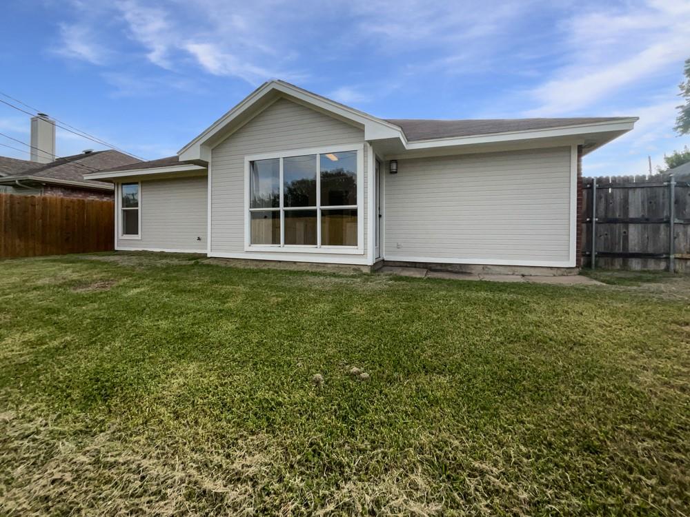 6020 Maple Leaf Drive Property Photo 8