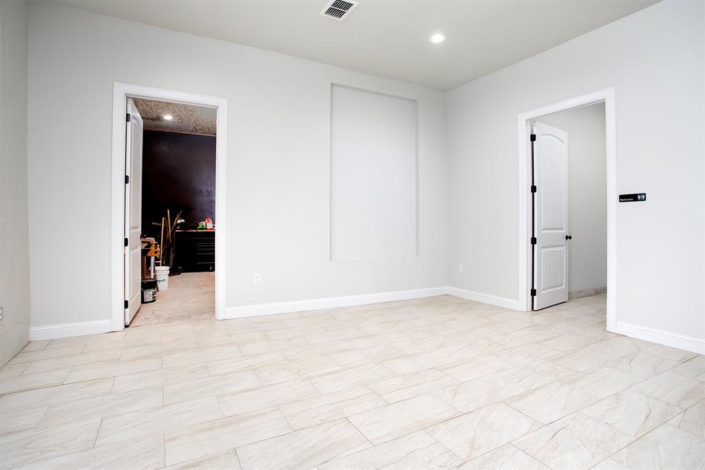 125 W Duval Street Property Photo 15