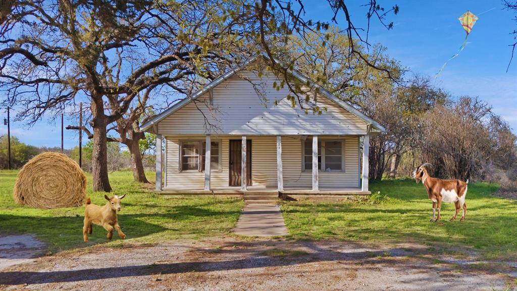 202 Johns Drive Property Photo 1