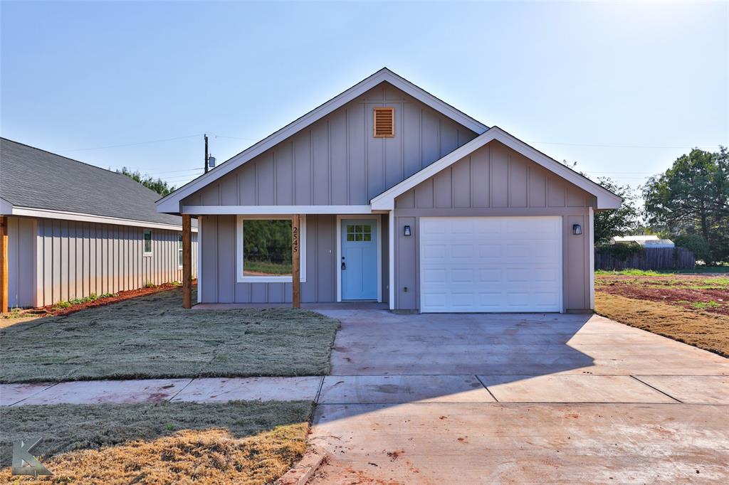 2553 Bel Air Property Photo 1