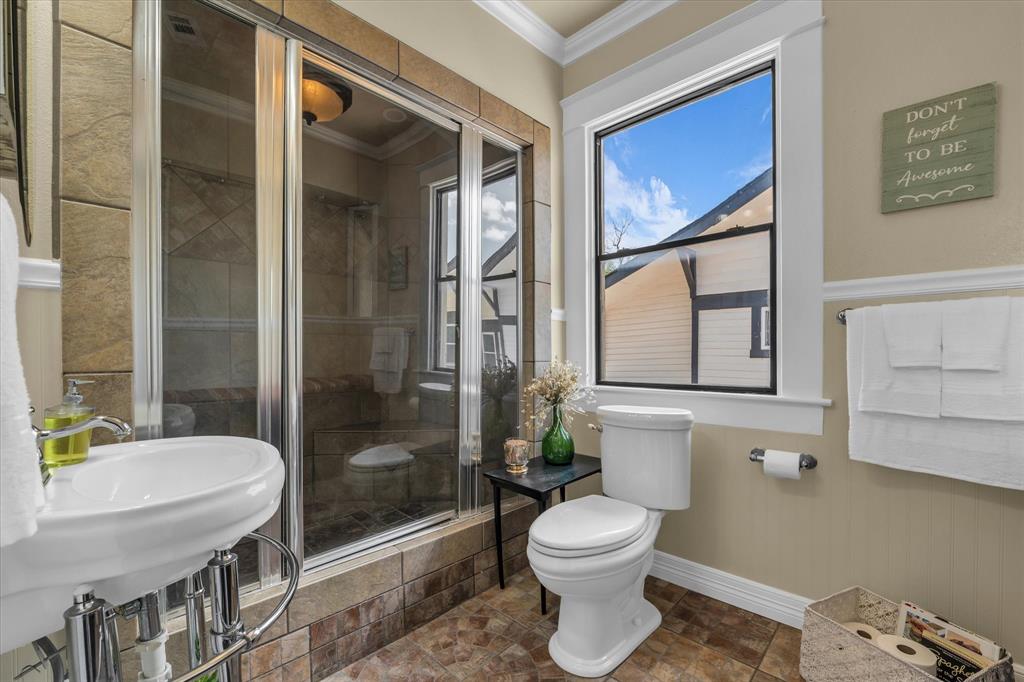 2215 Morrow Avenue Property Photo 24