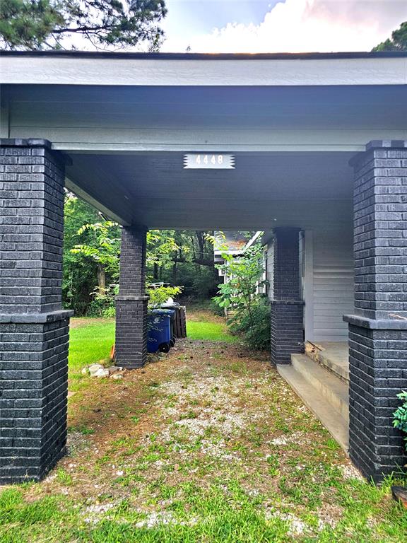 4448 Greenwood Boulevard Property Photo 4